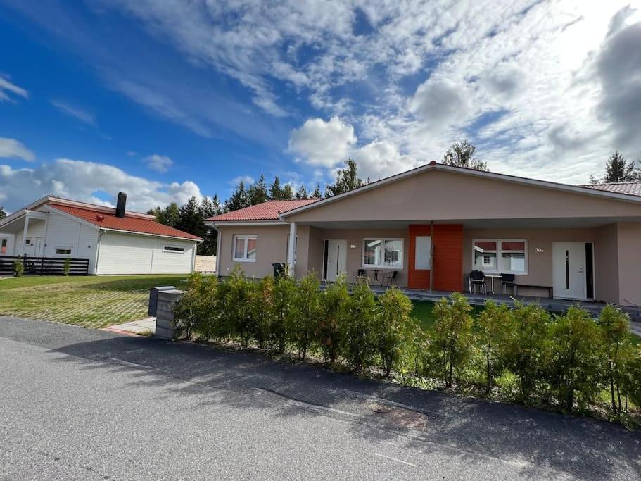 Beautiful Terraced House With Private Parking Villa Sandviken Exterior photo
