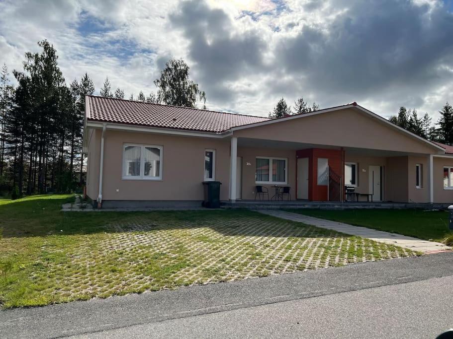 Beautiful Terraced House With Private Parking Villa Sandviken Exterior photo